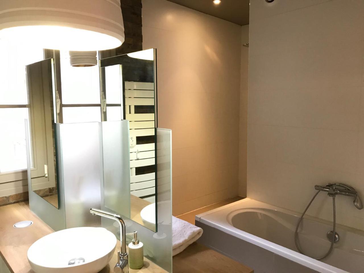 Apartamento Beautiful Duplex In The Center Of París Exterior foto